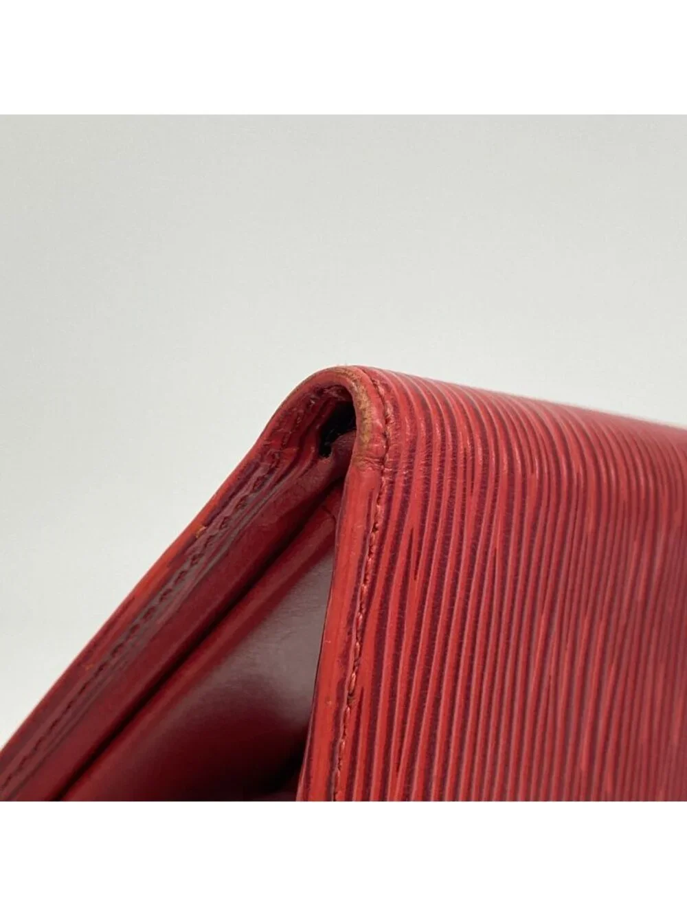 Louis Vuitton Wallet Epi Portefeuille Cartes Credit Monet Castilian